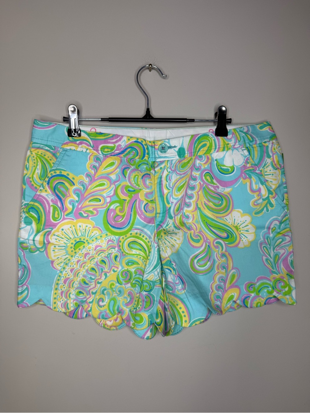 Lilly Pulitzer Buttercup Scalloped Hem Printed Women’s Shorts